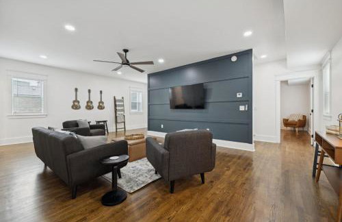 Nash Urban Oasis with Rooftop and Modern Amenities - Foto 50