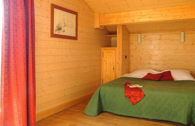 Chalet With Fireplace in Alpe D'huez - Photo 2