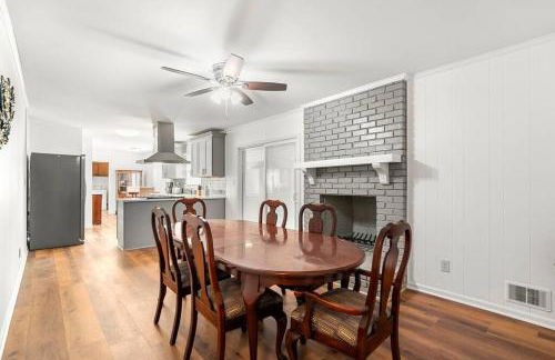 4-Bed 2-Bath Pet Friendly Home in Stonecrest - Foto 6