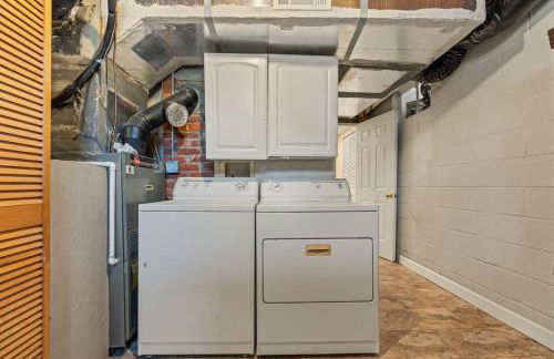 Serenity Views Retreat - Close to City and Parkway! - Foto 50