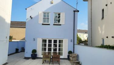 The Coach House - Photo 2