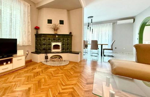 Lovely Apartment In Katuni With Wifi - Foto 3