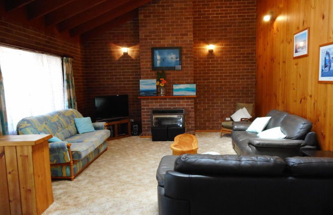 Norfolk at Hat Head - Photo 10