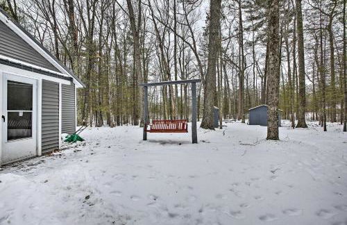 Remote Michigan Retreat on 10 Acres with Grill! - Foto 21