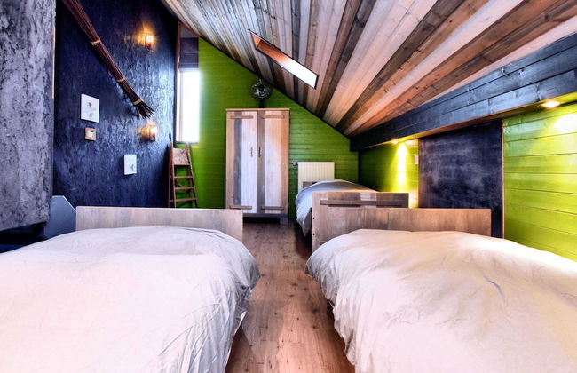 Relaxing Retreat Near Forests - Photo 2