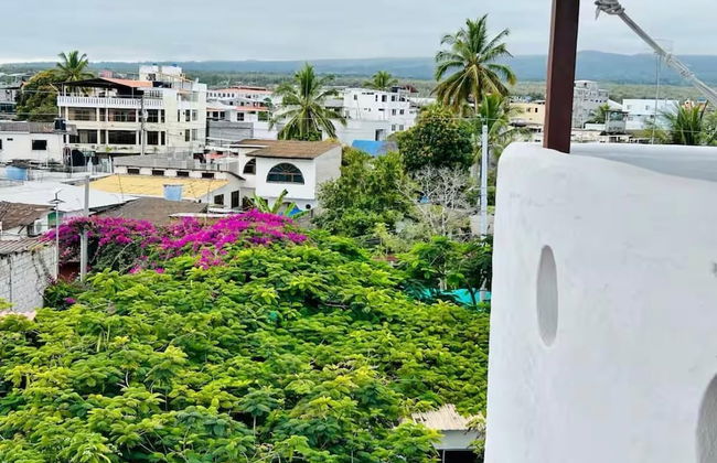 Del mar del Galapagos - Photo 35