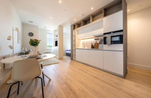 London LuXXe Suites & Apartments - London Heathrow Airport, Terminal 1 2 3 4 5 - Foto 49