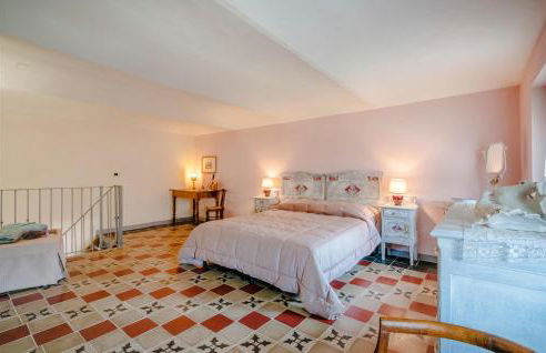 Gorgeous Home In Ferrere With Kitchen - Foto 7