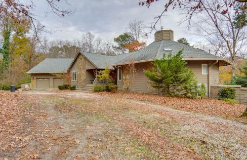 Spacious Lakefront Apt with Deck in Fayetteville! - Foto 40