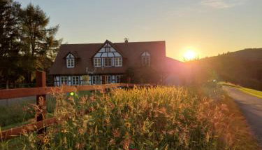 Fachwerkhaus mitten in der Natur - Foto 1