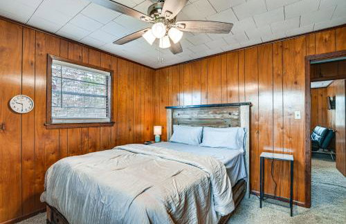 2 Mi to MSU Campus! Family Abode with Spacious Yard - Foto 23