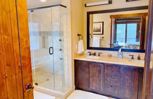 Luxury Northstar Home| hot tub| walk to ski lifts - Foto 28