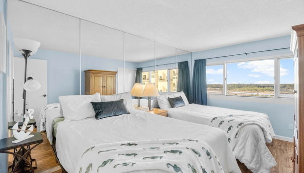 By the Wave Side Oceanfront! - Foto 5, Habitación