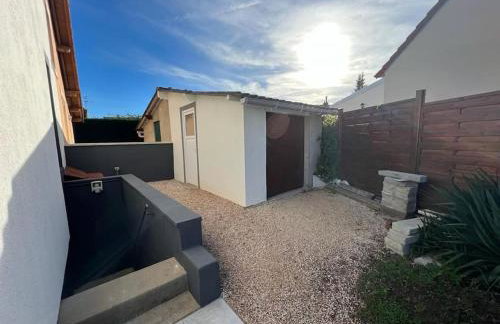 Jolie maison, jardin et parking - Photo 10