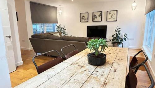 Split Level 3 Bedroom Top Floor Flat - Foto 3