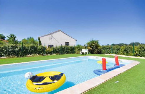 Nice Apartment In Le Sambuc With Wifi - Foto 1