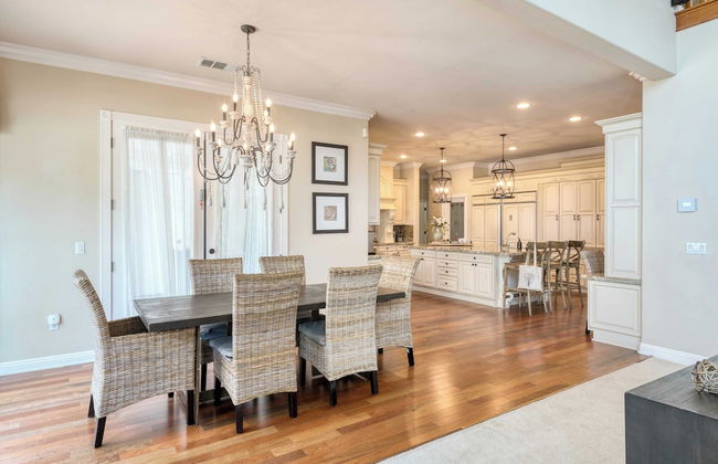 Grand Contento by Avantstay Extraordinary Estate w/ Pool & Movie Room - Photo 27