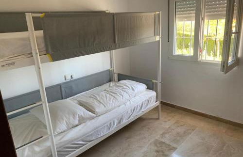 Modern House with large pool! - Photo 23