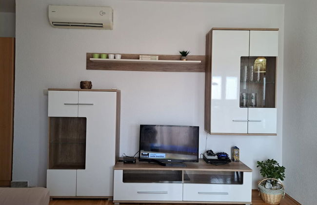 Slava - Close to the Mall - A1 - Photo 10