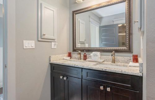 Private Pool and 3BR Family Fun Home with Gazebo - Foto 29