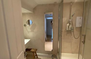 Spacious and light West London basement flat - Foto 18