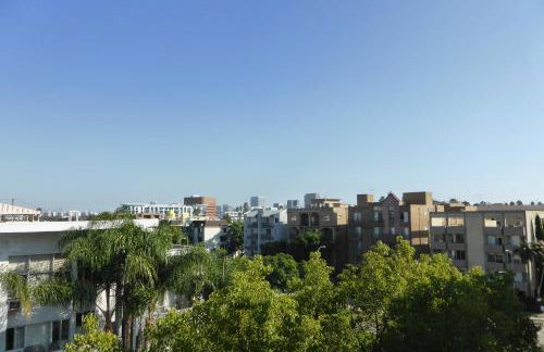 Designer Penthouse 2 Bedroom with Balcony Beverly Hills Adjacent - Foto 96