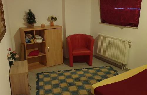 Halle, TOP -PREISE, große 79 qm SD FeWo, EG, wahlweise mit 1- 3 DZ, inklusiv TV Lounge, Küche, Bad WC Einfach und gut, Langzeitmieter VB Preise - Foto 43