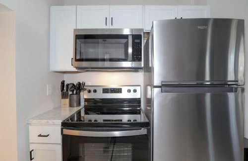 Lions Lair - 1 BR 1 BA Home Coffee Smrt TV Wifi - Photo 5