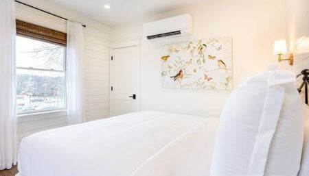 Downtown Luxury Farmhouse Apartment #4 - Photo 4