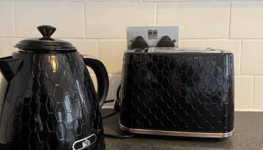 Month Stays Central 3 bed Three Bedroom House by Brookland Stays Serviced Accommodation & Short Lets in Preston with Free WiFi - Foto 5