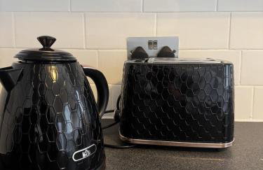 Month Stays Central 3 bed Three Bedroom House by Brookland Stays Serviced Accommodation & Short Lets in Preston with Free WiFi - Foto 5