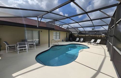 Lakeside Pool Home, Games close to Disney & Malls - Foto 33