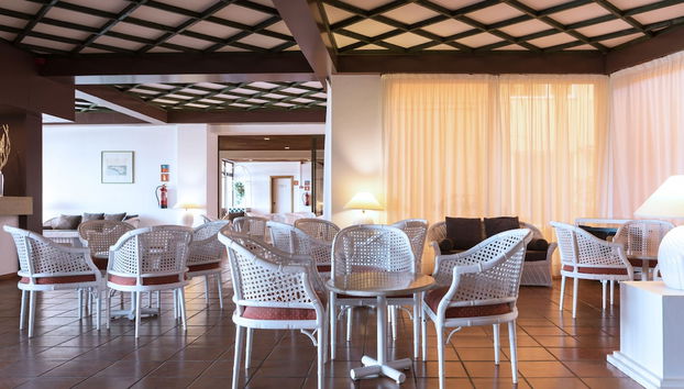 Coin salon dans le hall