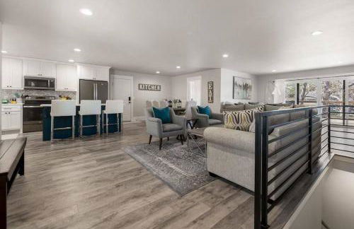 The Fox Den 4BR/3BA- Near HWY 12 Bridge-Lakefront - Foto 22