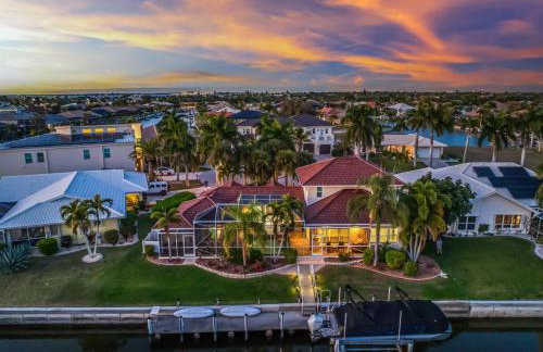 Villa Hibiscus-Waterfront-Free Heated Pool-Dock-Bikes-Other Amenities - Photo 35