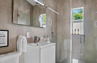 Breathtaking Pool Home and Backyard by Wilton Mnrs - Foto 5