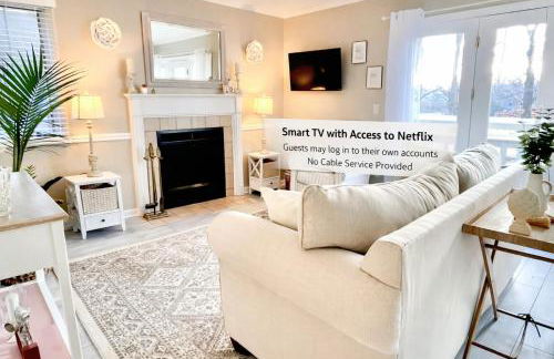 Luxury Villa- 3 mins to Mohegan- Fully Stocked with Fireplace- Jacuzzi, Saltwater Pools, Sauna - Foto 6