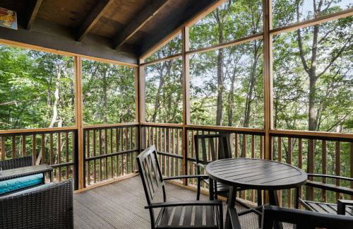 Secluded Cabin Hot Tub, Huge Deck, Fire Pit, WiFi - Foto 24