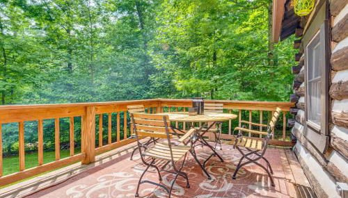 Hot Tub and Deck Cabin Hideaway in Brown County - Foto 3