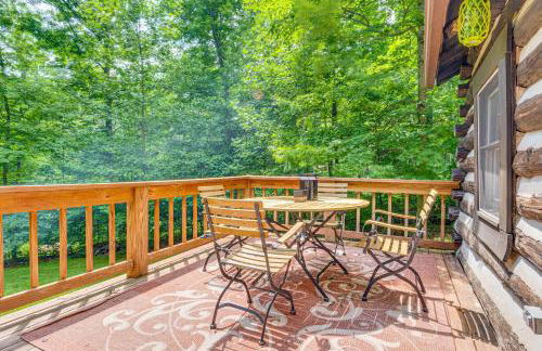 Hot Tub and Deck Cabin Hideaway in Brown County - Foto 3