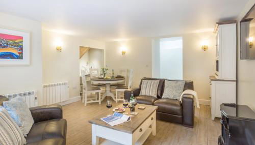 Maelfa Crannog Isaf Llangrannog - Foto 2