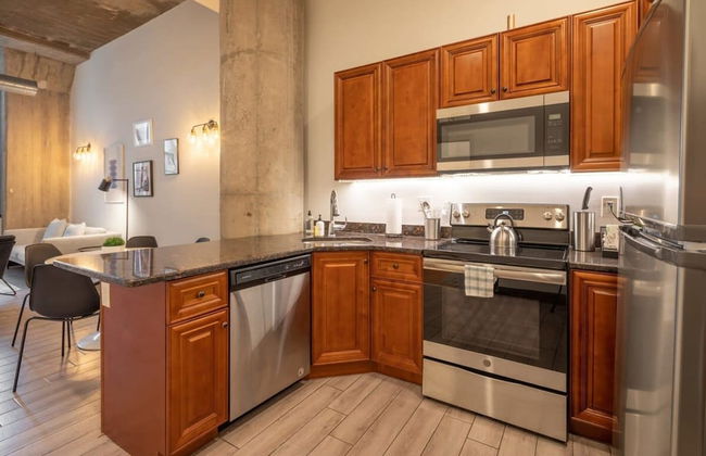 Sosuite 2BR Apt w W/d, Gym, On-site Restaurant - Photo 4