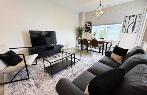 Warrenville Retreat 4BR 3 Bath Townhouse - WV2 - Foto 2