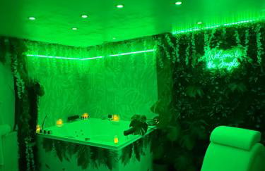 La JUNGLE et sa balnéothérapie - Foto 1