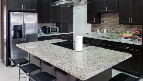 Pool, Patio and Yard Chic South Texas Home - Foto 5