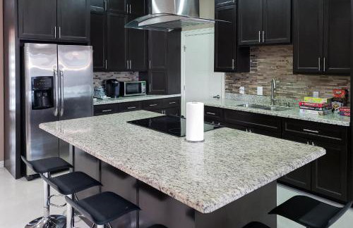 Pool, Patio and Yard Chic South Texas Home - Foto 5