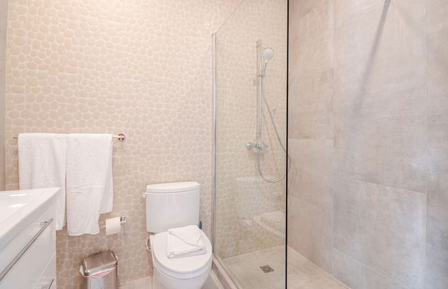 Modern Trestrapi Beach Villa 8 bed 8 Bath 2 Pools - Foto 25