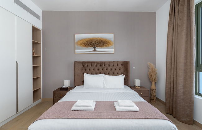 Contemporary La Mer 1BR w Beach Access - Photo 15