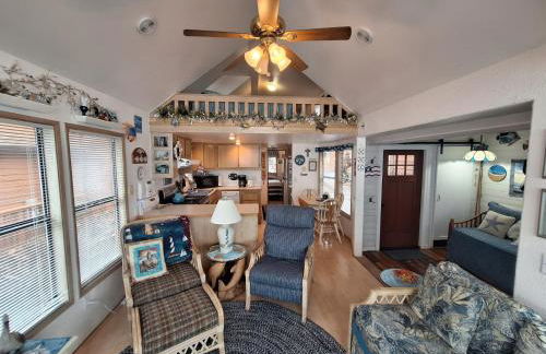 Luxurious Oceanfront Cabin 7 Getaway W Hot Tub - Foto 27