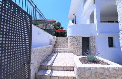 Villa Mendula Trogir - Luxury villa by the beach - heated pool - lush green garden - Photo 44